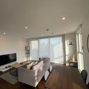 Immaculate 2bed In London- Views Apartamento